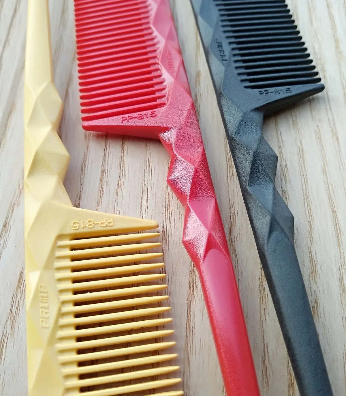 Primp PP-815 Finger Cut Comb L Расчёска с хвостиком купить в Киеве, Украине ❤️ Lavka Kabani
