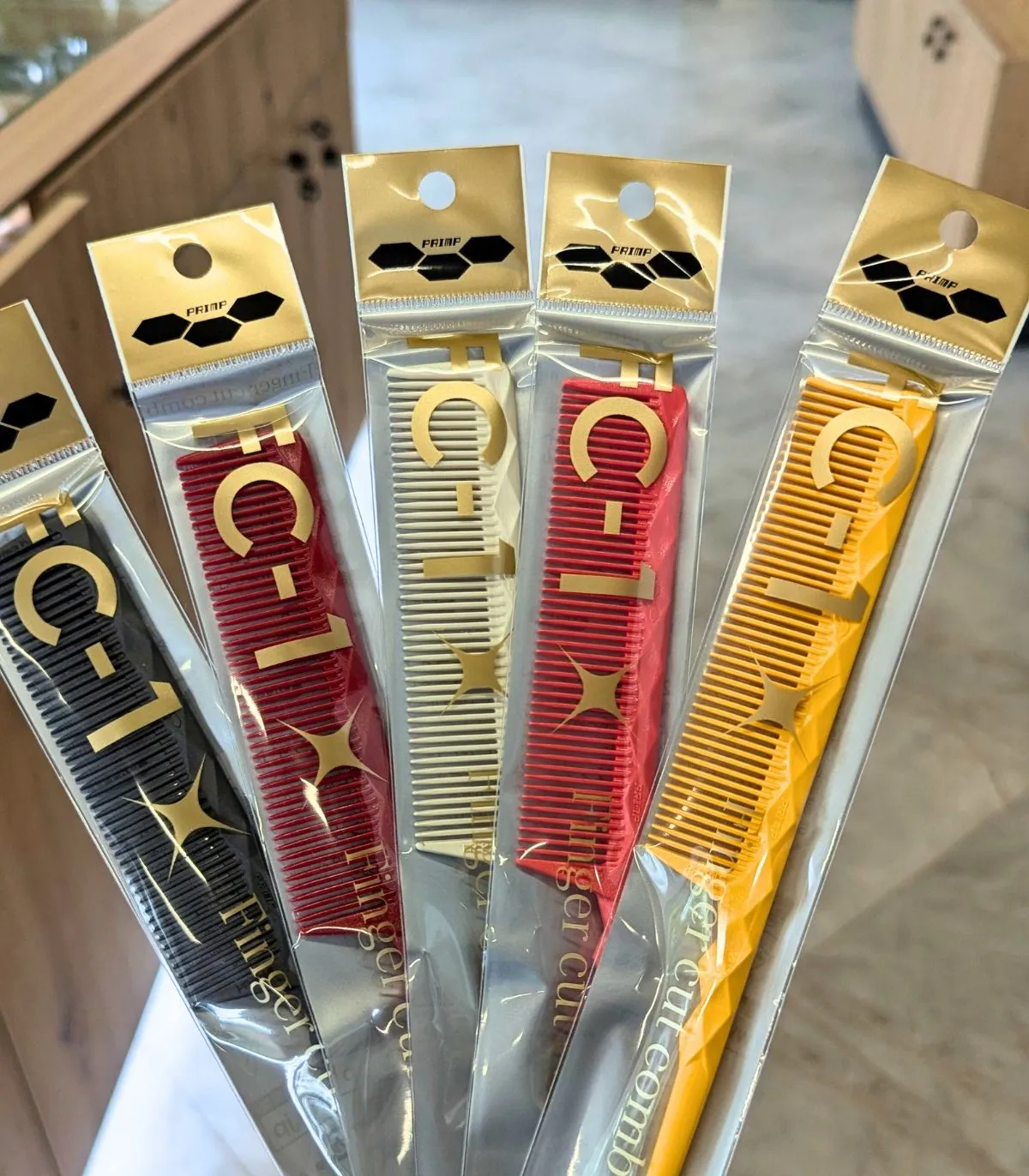 Primp PP-815 Finger Cut Comb L Расчёска с хвостиком купить в Киеве, Украине ❤️ Lavka Kabani