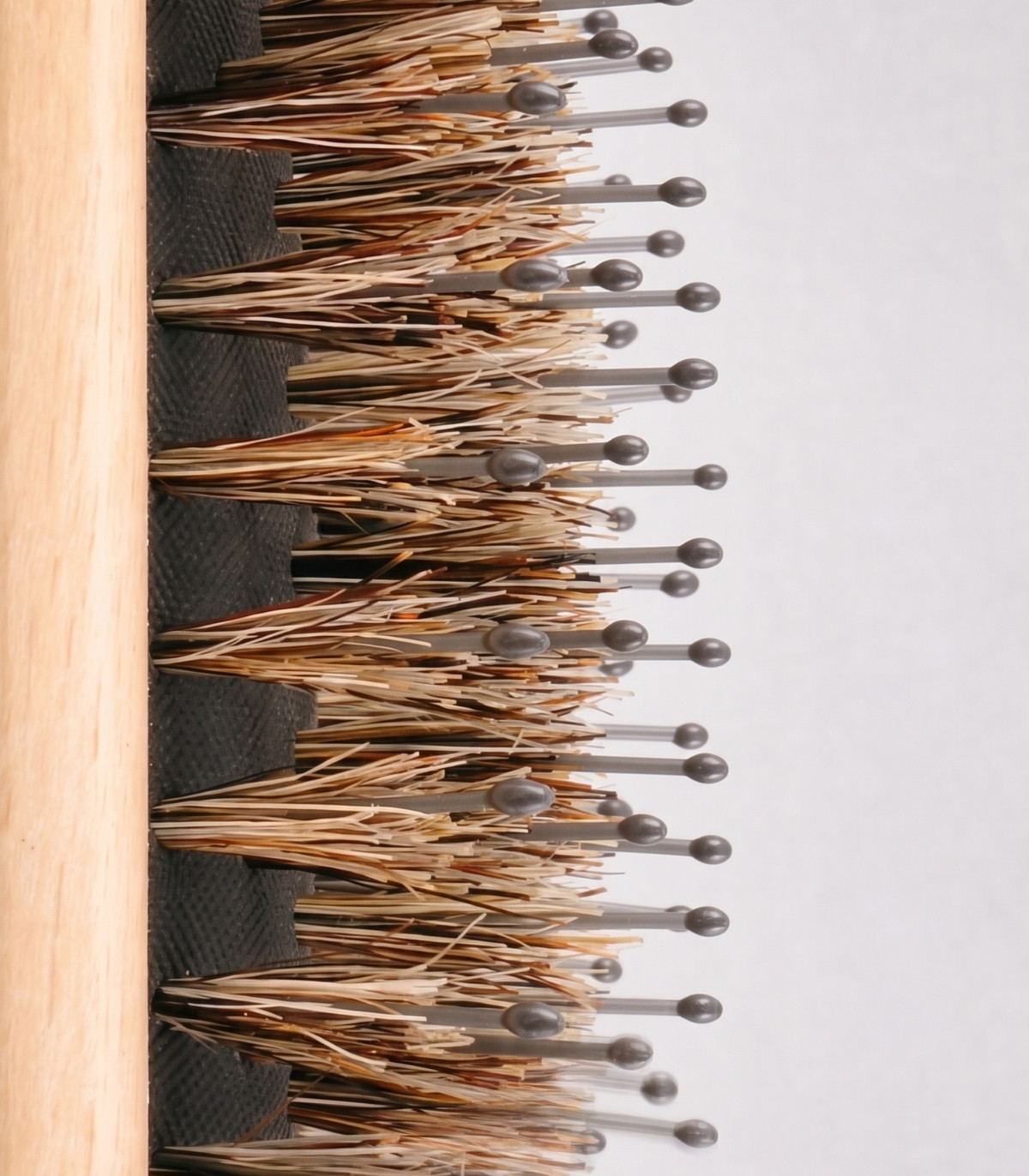 Массажная щетка Pandora's Paddle Brush из бука и натуральной щетины кабана