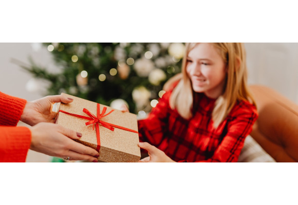 Топ 8 подарунків дівчинці підлітку