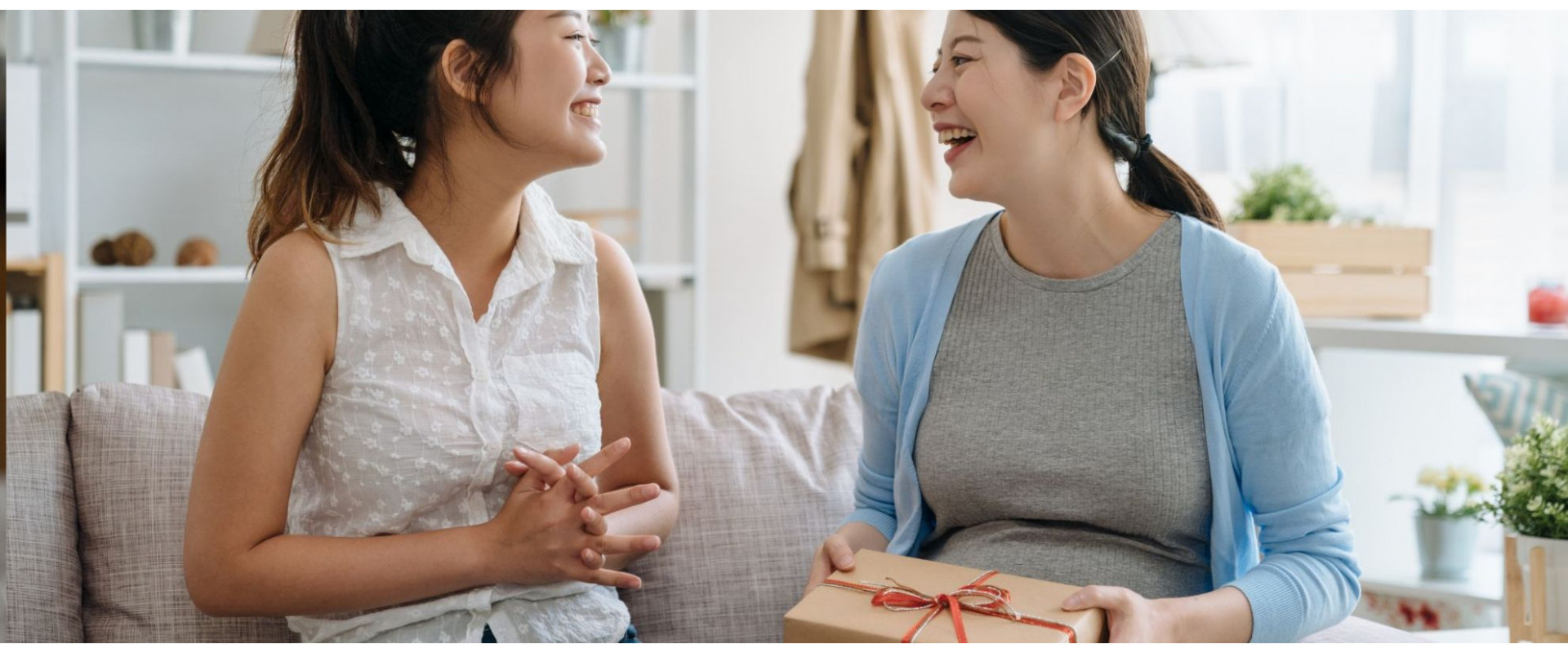 Топ 5 подарков подруге