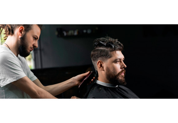 Расчёска для фейда: почему именно инструмент определяет чистоту перехода